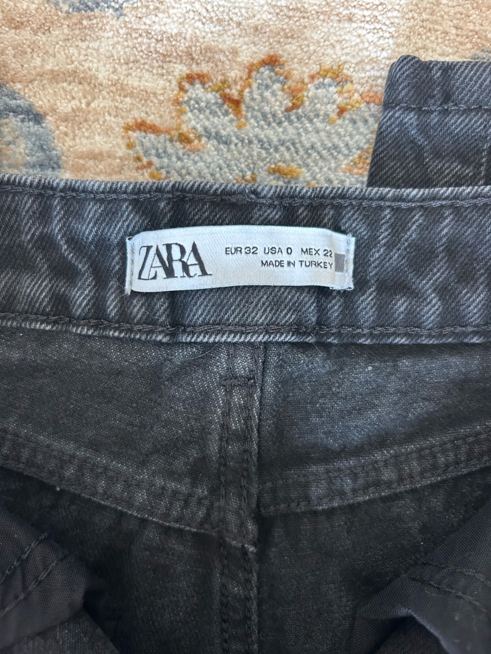 Zara Black High Rise Jeans - Picture 3 of 3